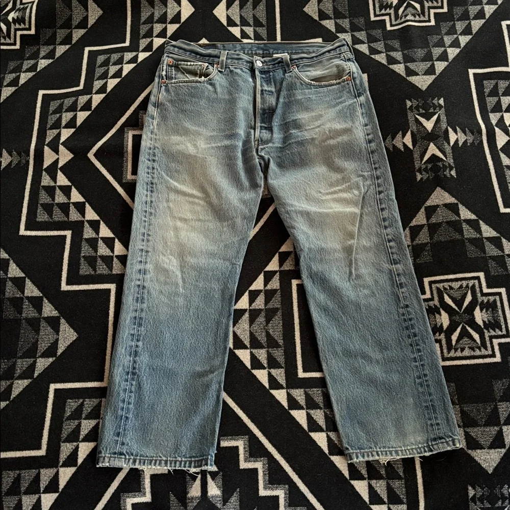 Vintage Distressed Levis 501xx Jeans_3